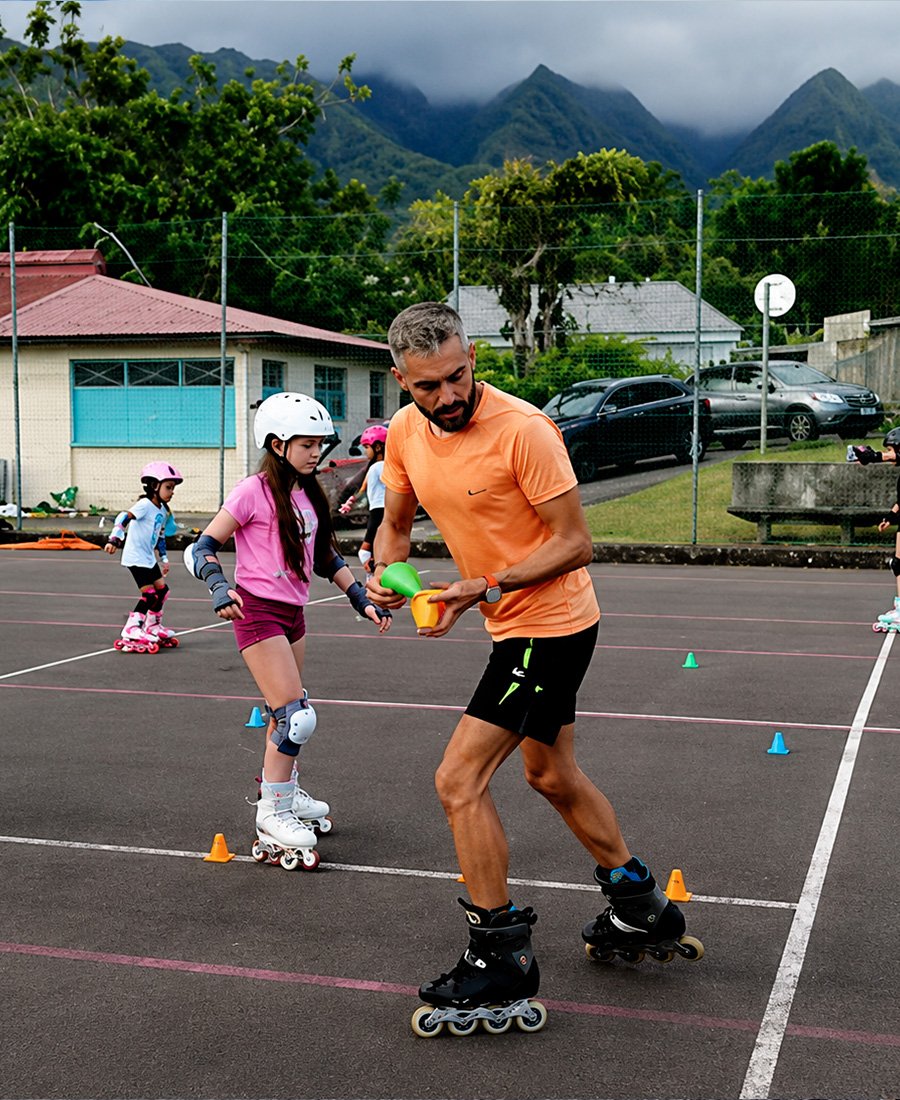 Le coach expliquant un exercice de roller